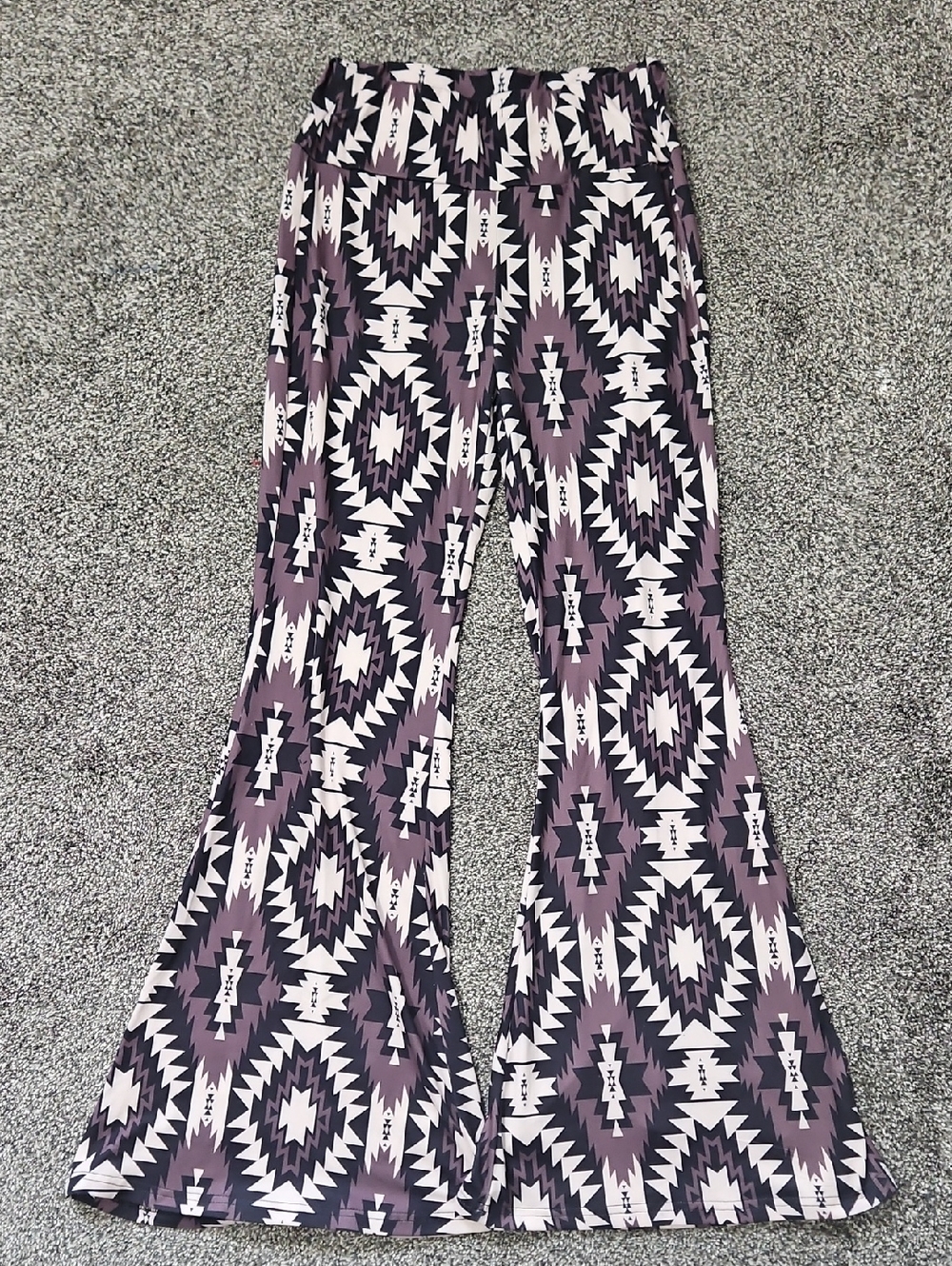 Women’s High-Waist Flared Pants - Geo Print